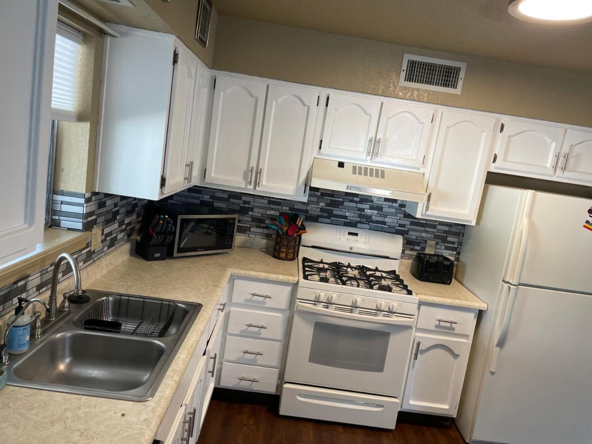 All Season Vacation Home! Котънууд Екстериор снимка